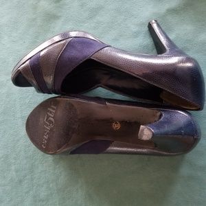 East 5th navy heels 7m